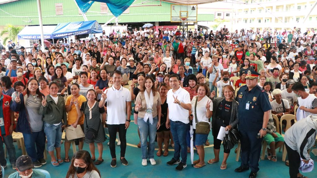1,000 Samal folks get cash aid 2