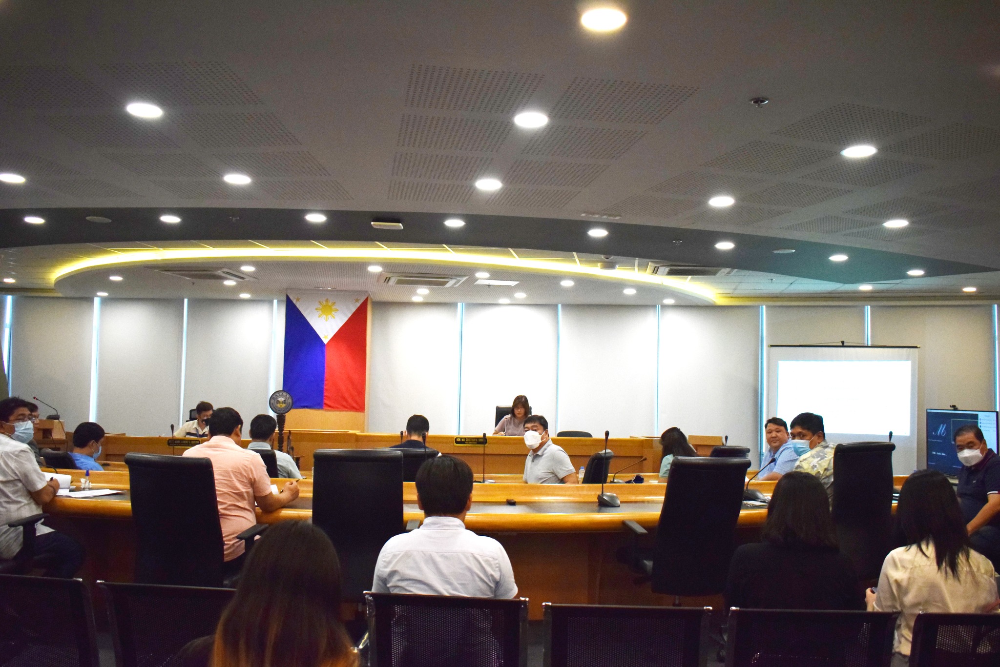 Wheel clamps to immobilize illegally parked vehicles