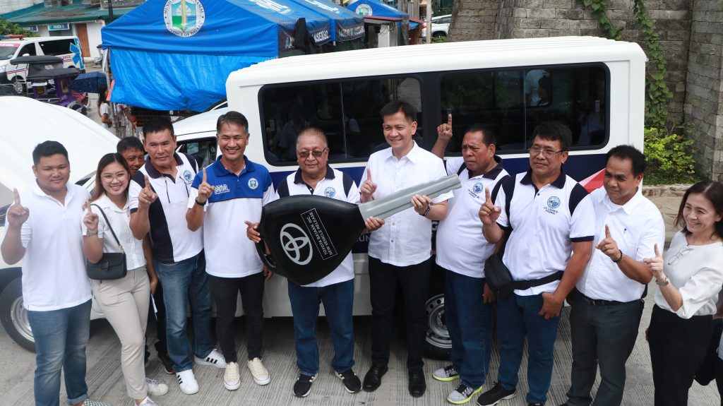 Gov Joet awards service vehicles to 7 barangays