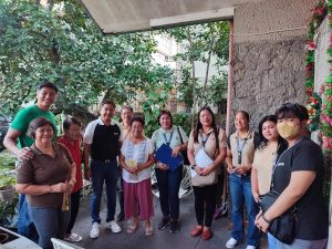 Door-to-door na regalo sa Abucay