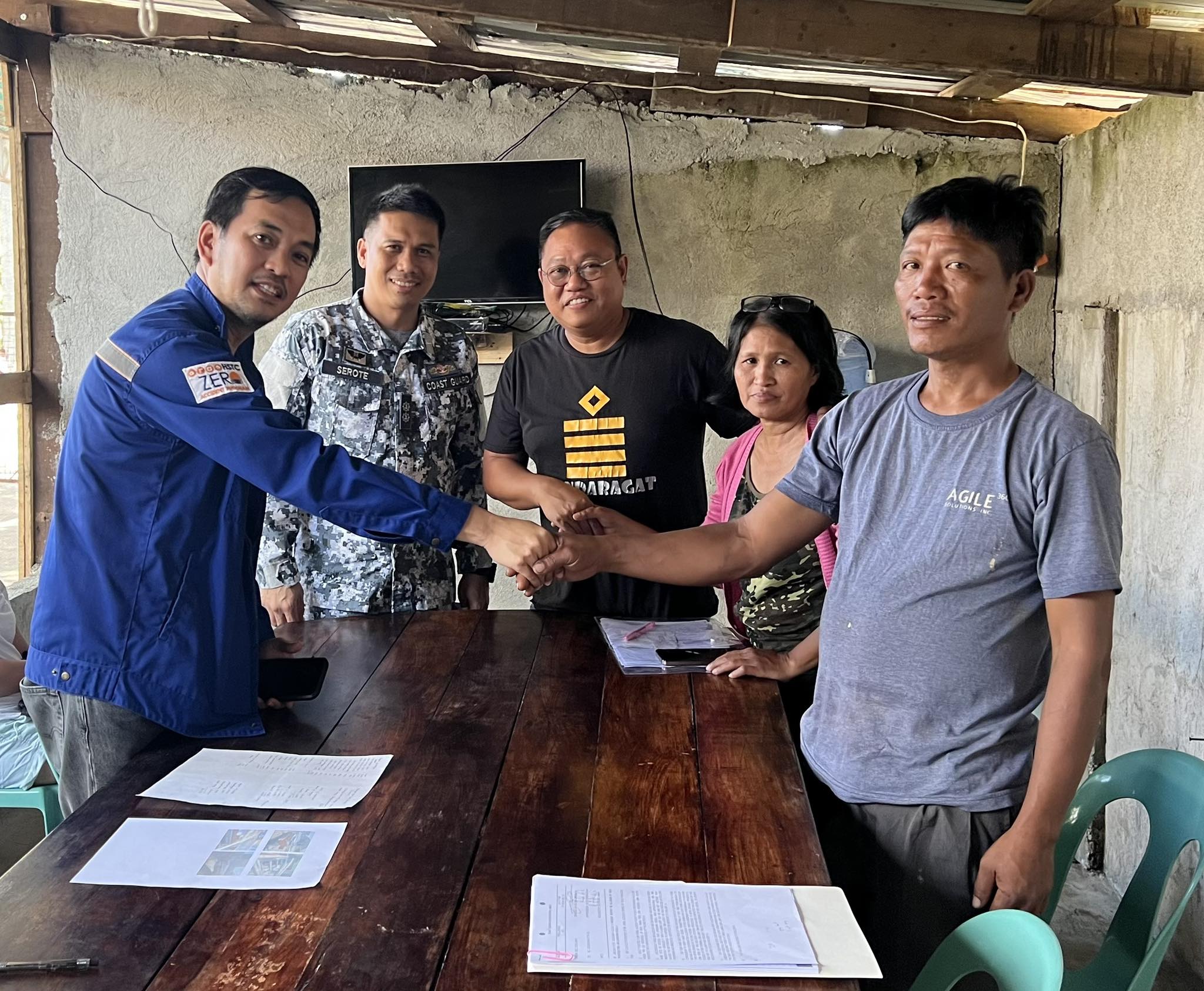 Coast Guard Bataan assists owner of capsized banca