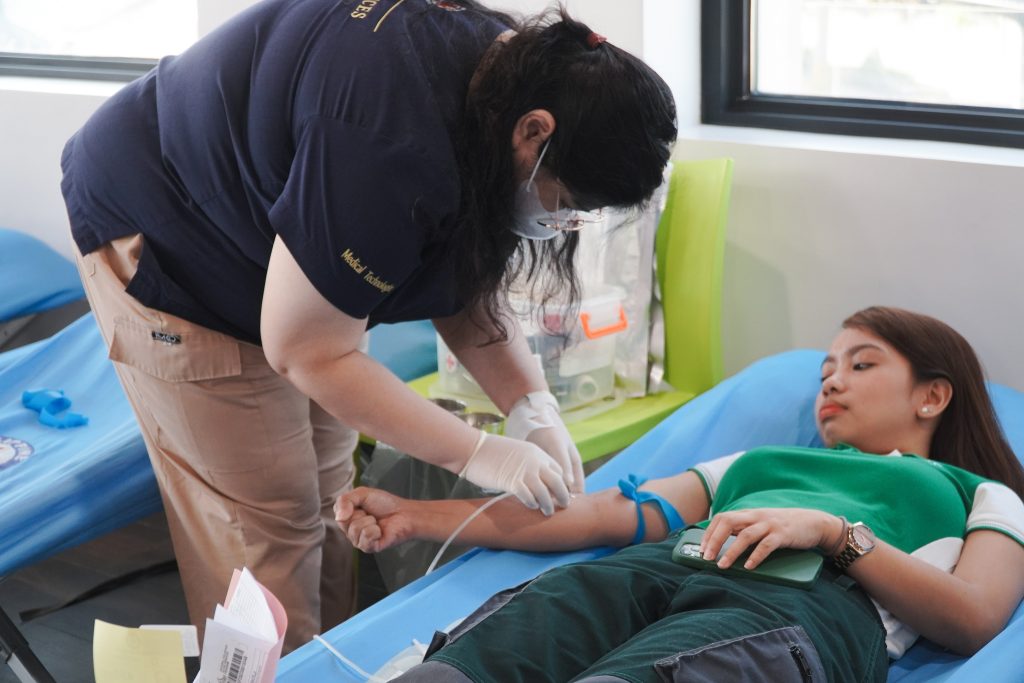 GNPD volunteers spark love