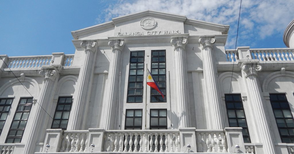 Mayor Francis weds 60 couples