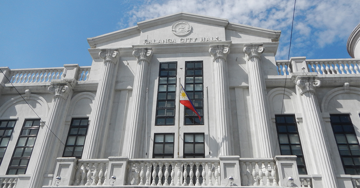 Mayor Francis weds 60 couples