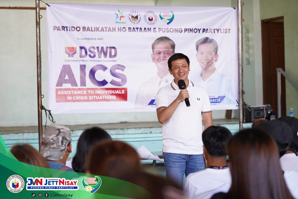 Rep. Nisay gives financial assistance to Bataan young athletes