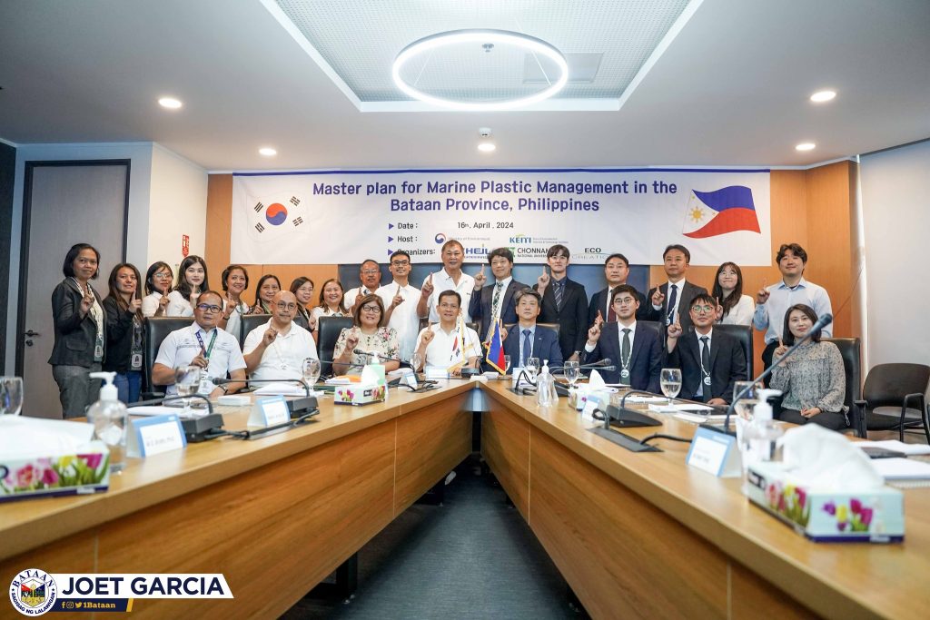 Bataan combats marine plastic waste