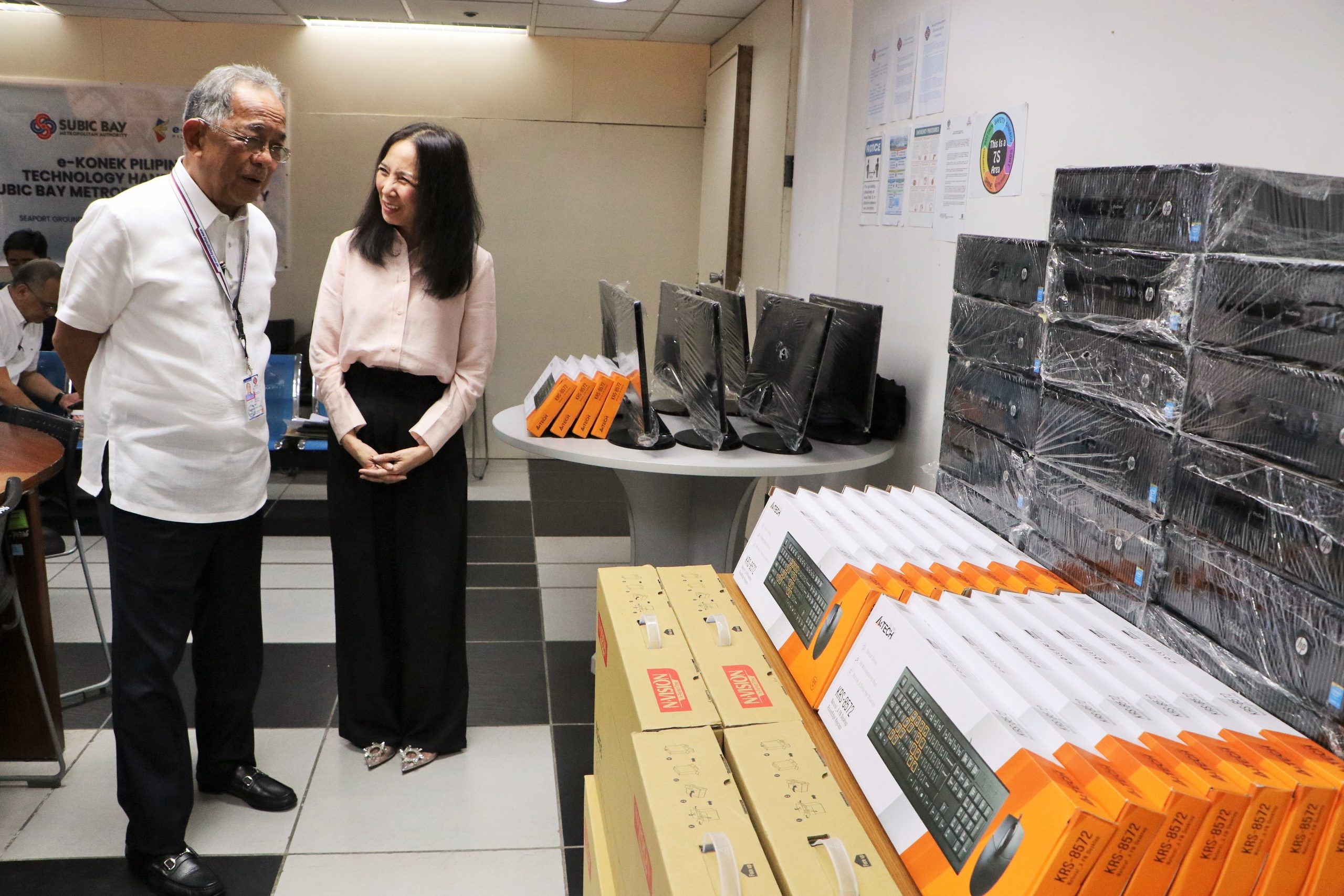 The Subic Bay Metropolitan Authority (SBMA) received a donation of Information Technology (IT) equipment from e-Konek Pilipinas, Inc.