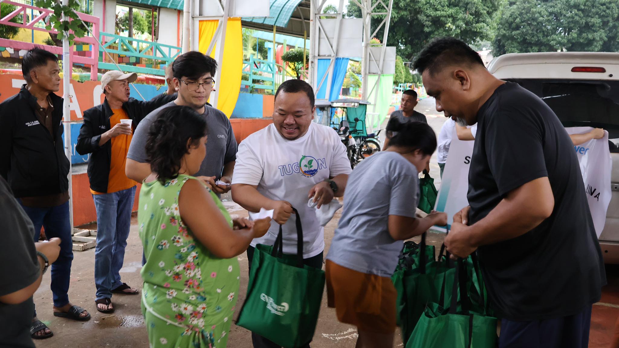 GMEC, GNPD donate relief goods to Mariveles barangays