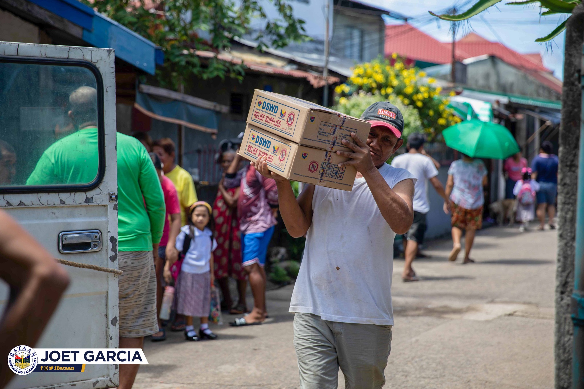 Affected families receive food packs