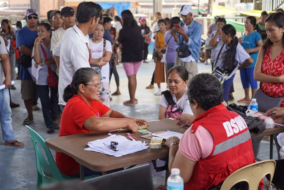 Mga kasapi ng LAWA at BINHI, tumanggap ng cash assistance