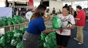 SM Foundation helps Bataan community affected by oil spill