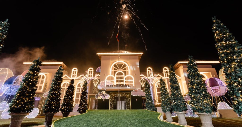 "Love is in the Air" tema ng Christmas Lighting sa bayan ng Pilar