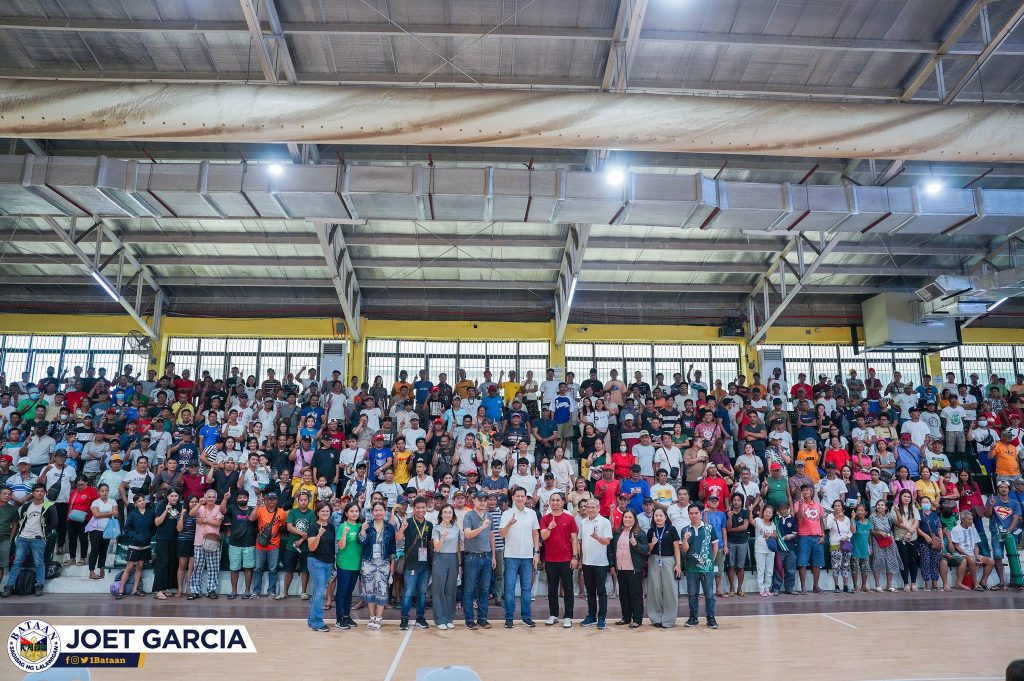 Distribution of cash assistance to fisherfolks affected by oil spill