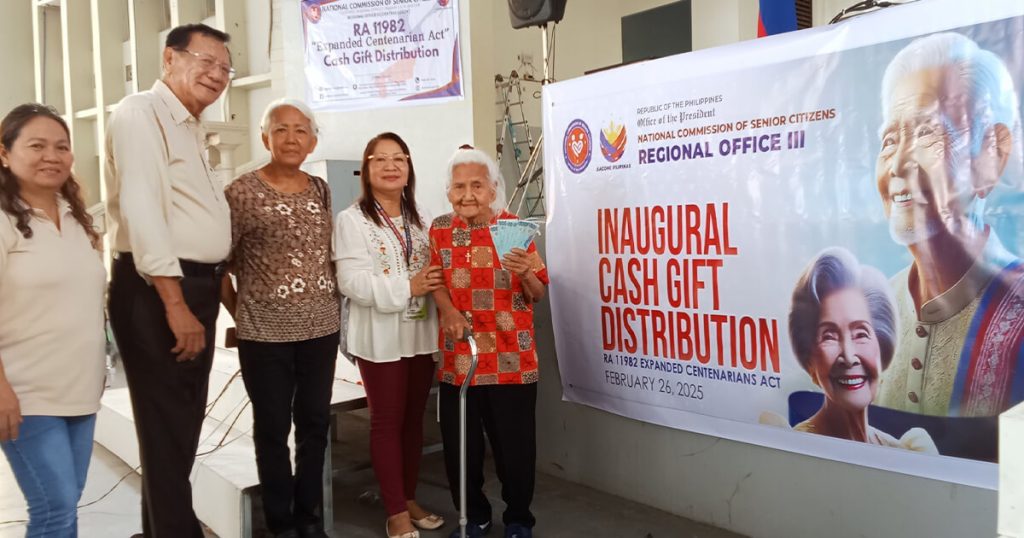 Cash gifts sa mga senior citizens, naipamahagi na
