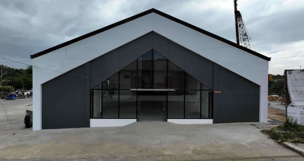 DPWH nagtayo ng multi-purpose facility para sa mga biktima ng sunog at informal settlers