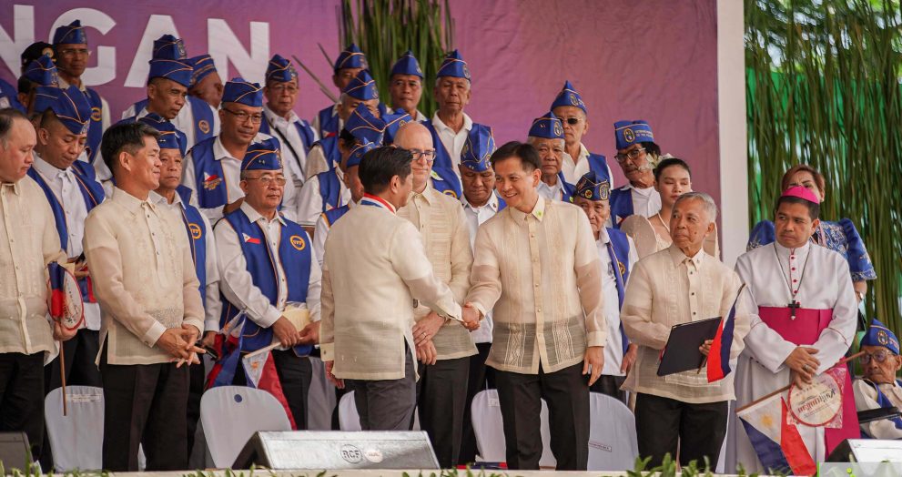 Gov. Garcia honors WW2 veterans, modern day heroes on Araw ng Kagitingan