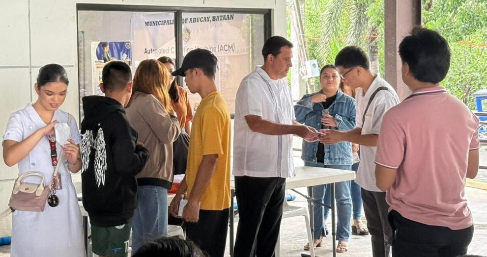67 Abukeñong estudyante, tumanggap ng sahod sa SPES Program ng LGU Abucay at DOLE