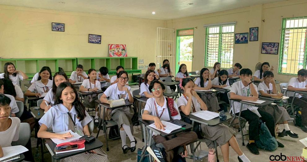 Armchairs distributed to public schools in Balanga City