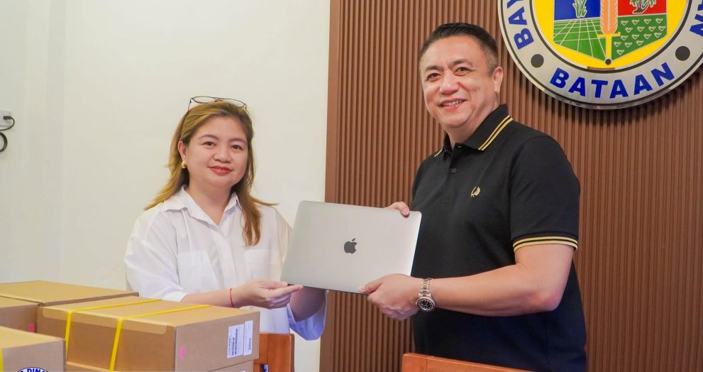 Dinalupihan receives learning hub equipment