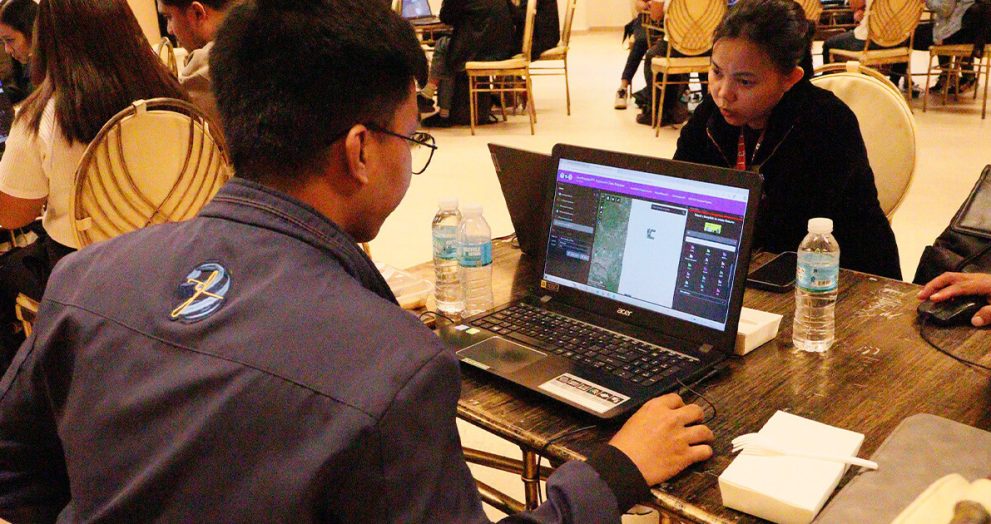 Rescuers undergo training on hazard map reading