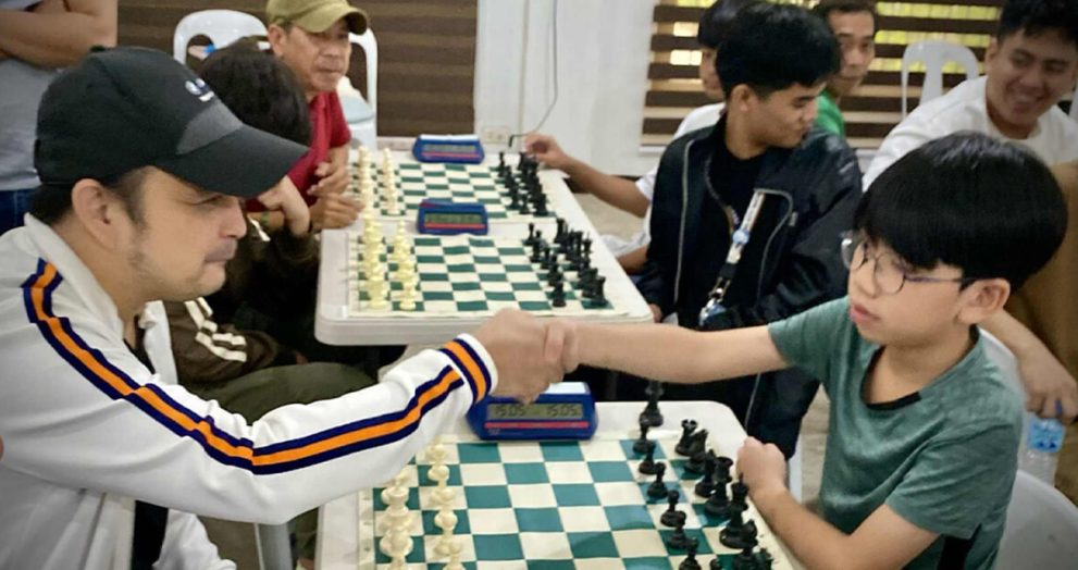 Mayor Richie David supports chess tournament
