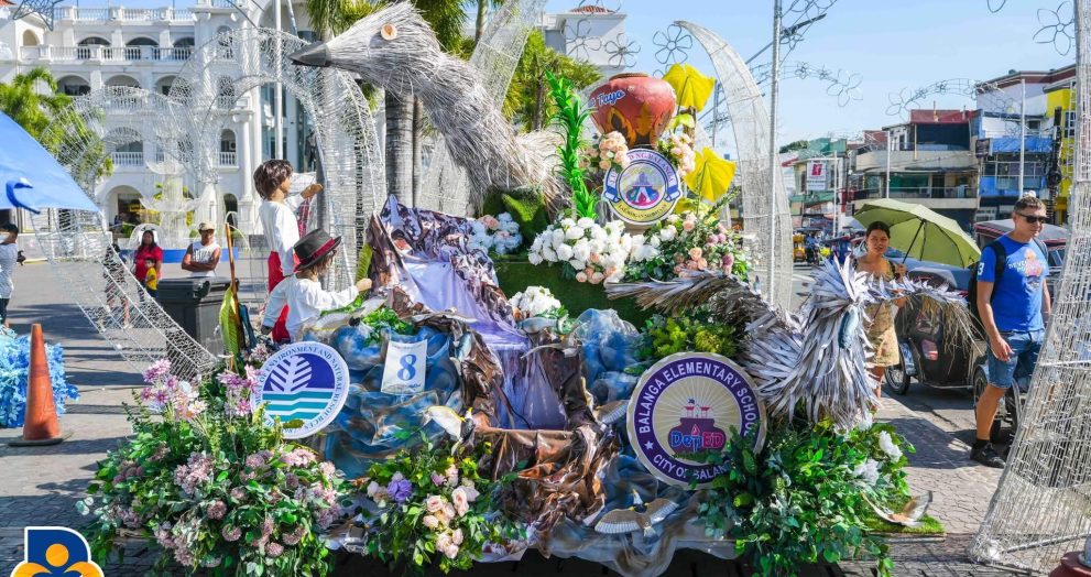 Bird Trike Float Parade ng Balanga City, hinangaan
