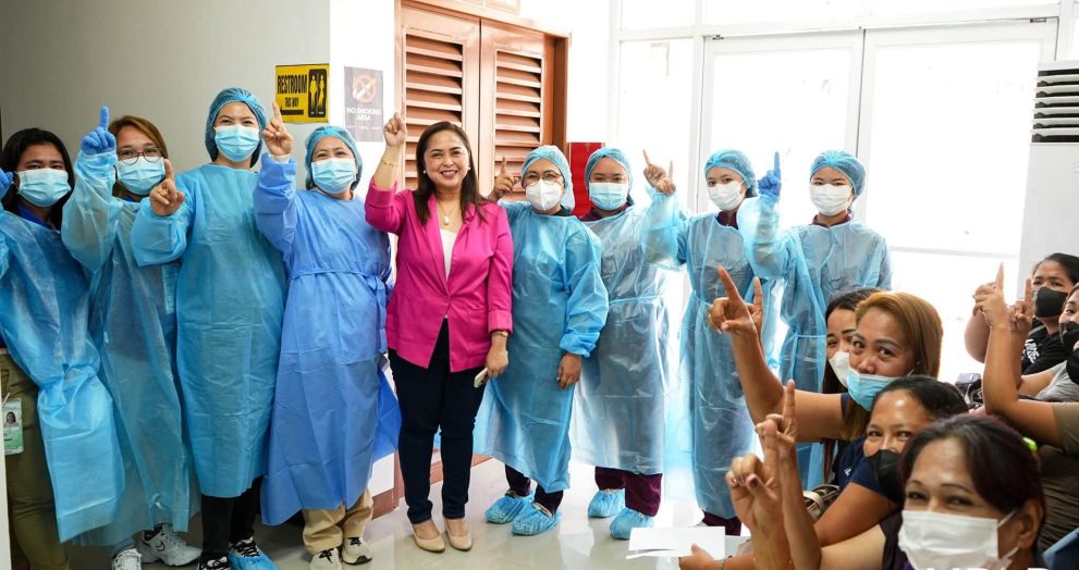 Libreng cervical cancer screening, dinagsa ng kababaihan sa Hermosa