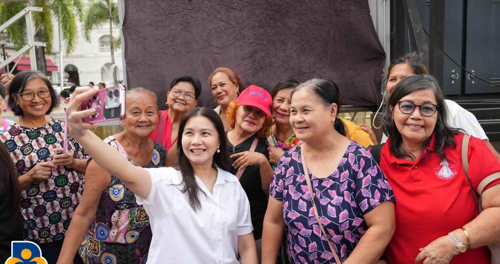 Mayor Raquel Garcia pays tribute to Balanga women