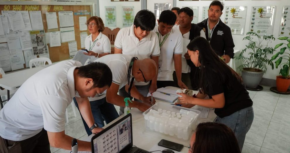Mga empleyado ng Bagac LGU, sumailalim sa sorpresang drug test