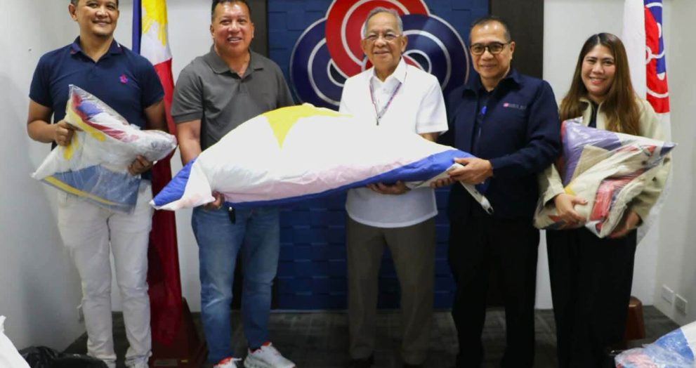 SBMA, nag turnover ng mga lumang watawat para sa wastong paglilibing