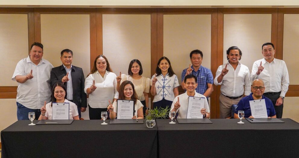 Bataan execs ink MOU with charging firm