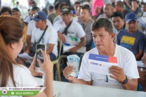 TODA members in Morong receive cash aid