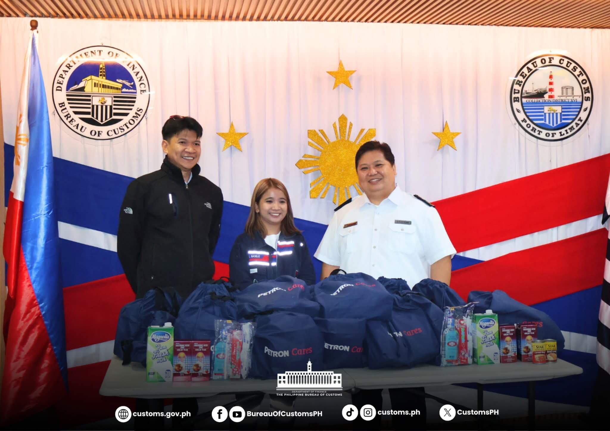 Port of Limay, Petron bring Brigada Eskwela support to Lamao pupils